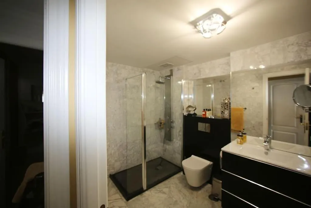 Stylish, Spacious Apartment With Sea View Marbella Španělsko