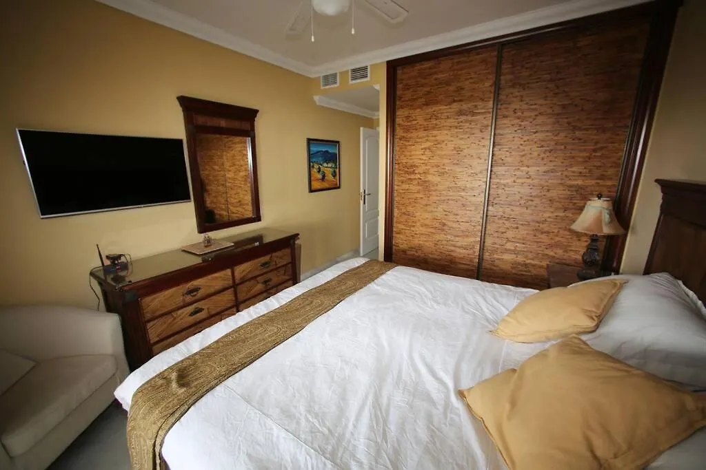 Stylish, Spacious Apartment With Sea View Marbella 0*,